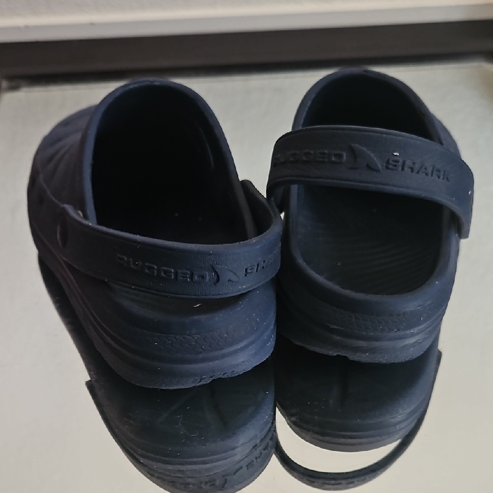 Kids Navy Clogs - Picture 2 of 7